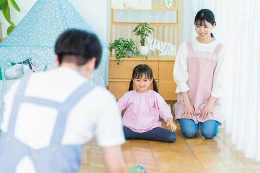 保育園 保育園,保育士,笑顔の写真素材