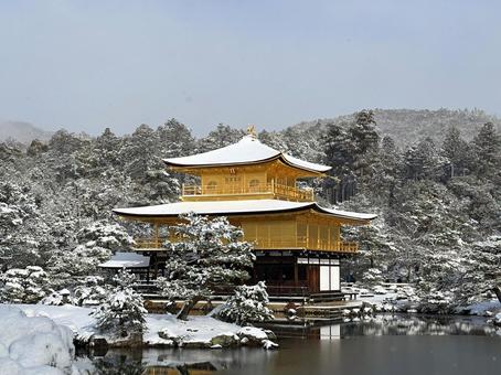 冬の金閣寺 冬の金閣寺 冬,雪,金閣寺の写真素材
