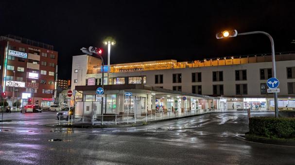JR津駅前の夜 JR津駅前の夜の写真