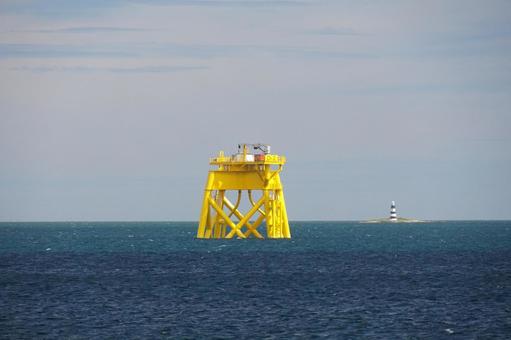 洋上風力発電機の足場 洋上風力発電機の足場 足場,水面,海面の写真素材