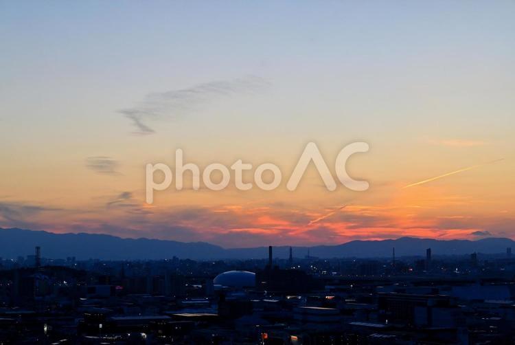 夕暮れの街 夕日,夕陽,夕暮れの写真素材