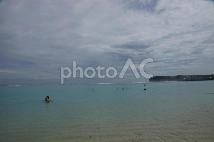 グアム島　台風とタモンビーチ グアム島,タモンビーチ,台風の写真素材
