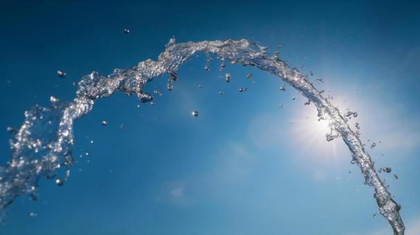 青空に舞う水のアーチ 青空に舞う水のアーチの写真