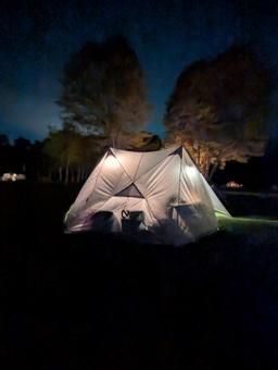 夜のテント 夜のテントの写真