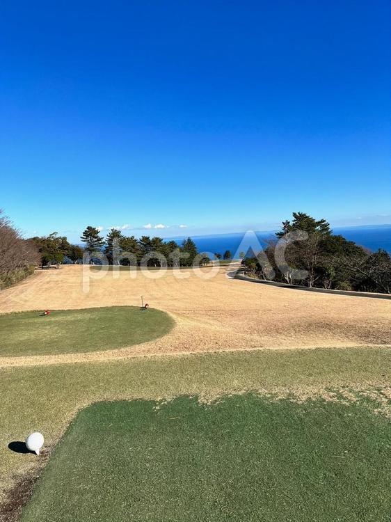 青空と海を望む絶景ゴルフコース ゴルフ,ゴルフ場,ゴルフコースの写真素材