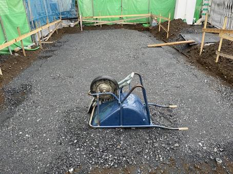 神田川10月:民家の建設予定地 神田川10月:民家の建設予定地 空地,工事,猫車の写真素材