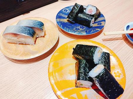 鯖寿司、鉄火巻き、納豆巻き お寿司,海鮮,鯖寿司の写真素材