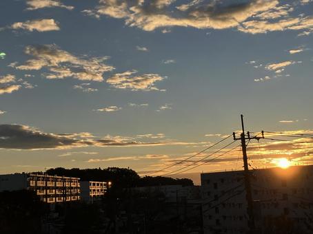 団地の朝 団地の朝 団地,日の出,朝焼けの写真素材