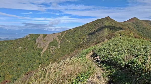 縦走路を歩く登山者 縦走路を歩く登山者 登山,縦走,登山者の写真素材