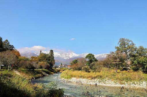 紅葉　大出公園 晴れ,冬山,アウトドアの写真素材
