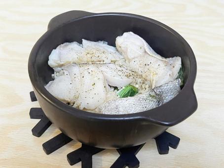 白身魚（タラ）の酒蒸し 白身,魚,鱈の写真素材