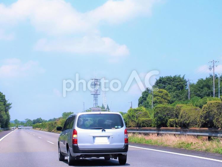 追い越して車線変更 追い越し,車線変更,乗用車の写真素材