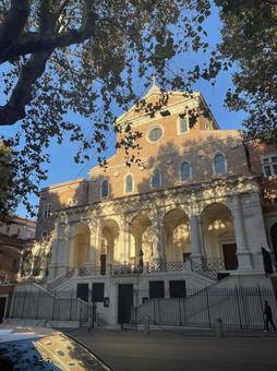 早朝の素敵なイタリアの風景 早朝の素敵なイタリアの風景の写真