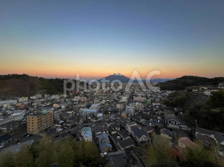 夕暮れの桜島 桜島,活火山,鹿児島市の写真素材