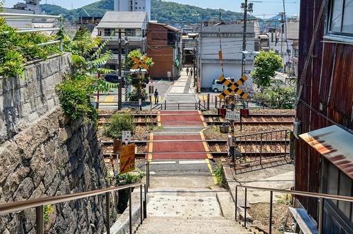 坂の多い尾道の階段と踏切 坂の多い尾道の階段と踏切 尾道,坂道,階段の写真素材