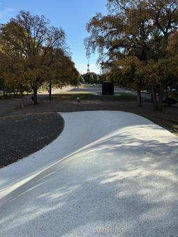 紅葉の10月下旬札幌大通公園西9丁目 大通公園,公園,札幌の写真素材