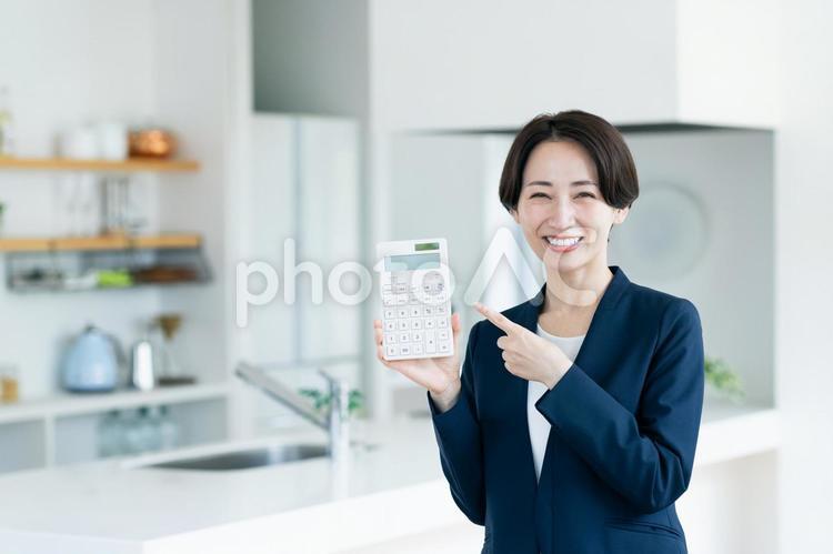 不動産業のビジネスウーマン 不動産,ビジネスウーマン,ビジネスの写真素材