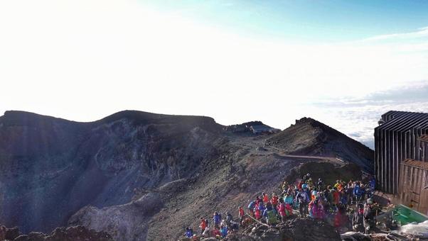 富士山剣ヶ峰からの景色 富士山剣ヶ峰からの景色 山,登山,富士山の写真素材