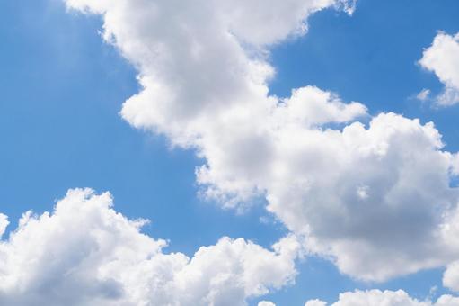 夏の空 空,雲,夏の写真素材