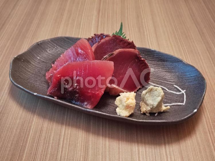 カツオのたたきと刺身（しょうが・ワサビ） かつお,鰹,たたきの写真素材