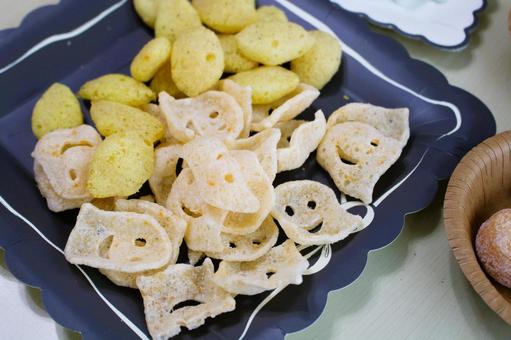 お化けの形のスナック菓子 スナック,お菓子,ハロウィンの写真素材