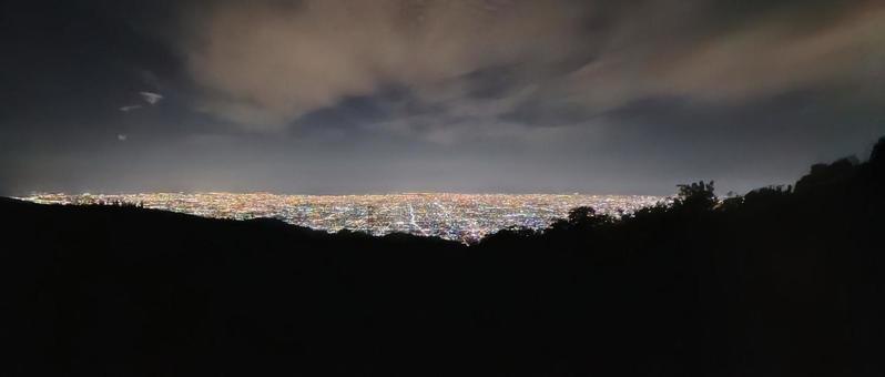 夜景 生駒山ぼくらの広場 2.35:1 街並み,きれい,デートスポットの写真素材