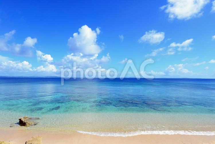 沖縄の青い海と夏空 沖縄,海,ビーチの写真素材