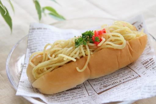 塩焼きそばパン 塩焼きそばパン 塩焼きそばパン,ヤキソバパン,ヤキソバの写真素材