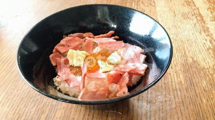ベーコンバターの卵かけごはん ベーコンバターの卵かけごはん,卵かけご飯,ご飯の写真素材