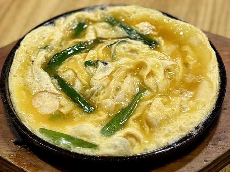 ニラ玉鉄板焼き ニラ玉鉄板焼き,ニラ玉,鉄板焼きの写真素材