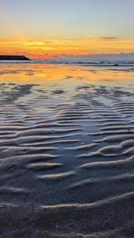 海の夕焼けの写真