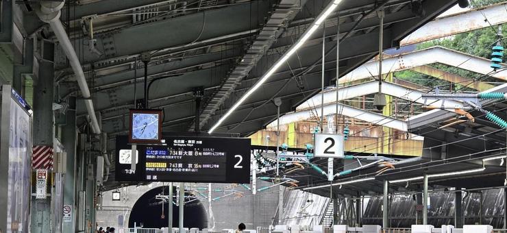 JR新神戸駅 新幹線2番ホーム JR新神戸駅 新幹線2番ホーム jr新神戸駅,新幹線2番ホーム,屋根の写真素材