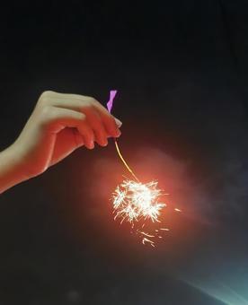 線香花火 線香花火 線香花火,花火,手持ち花火の写真素材
