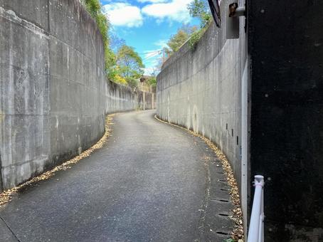 昼間の地下道の出口 地下道,車道,歩道の写真素材