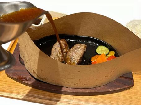 ハンバーグ　ソース 肉,ハンバーグ,鉄板の写真素材