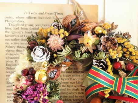 自然素材をで作られたナチュラルリース ボタニカル,クリスマス,装飾の写真素材