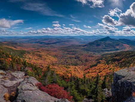 山頂からの紅葉パノラマ 山頂からの紅葉パノラマの写真