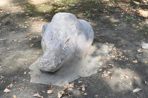 公園の石像 石像,公園,イノシシの写真素材