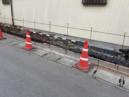 立入禁止の工事エリア　虎棒とコーン 立入禁止,工事,虎棒の写真素材