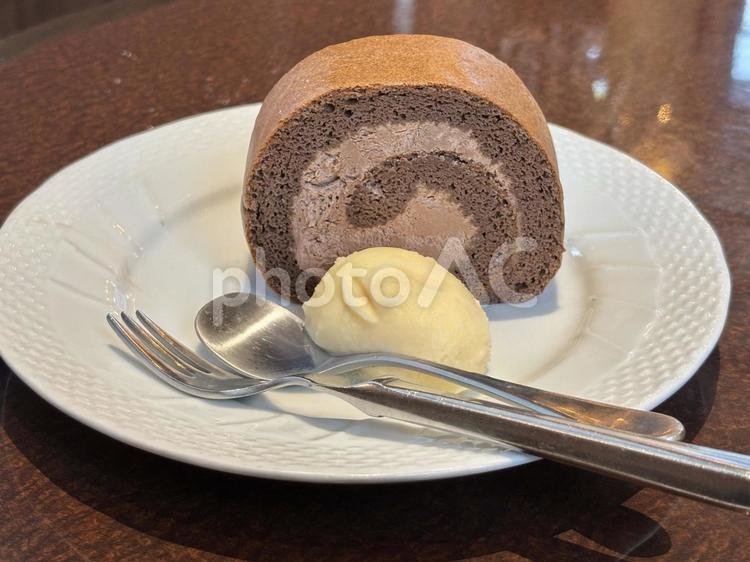 チョコレートロールケーキ ケーキ,スイーツ,スィーツの写真素材