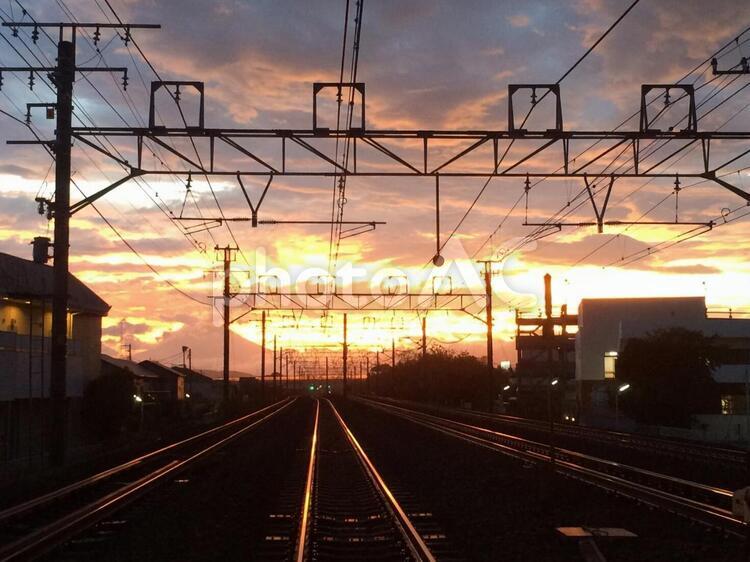 富士山と夕焼け 交通機関,交通量,何人もありませんの写真素材