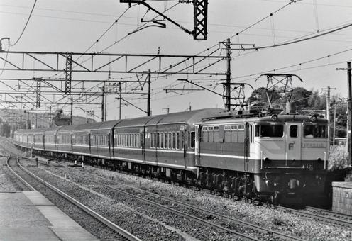 EF65PF形けん引20系寝台列車 EF65PF形けん引20系寝台列車の写真