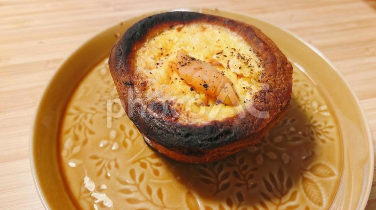 ちょっとこげたキッシュ キッシュ,スイーツ,クリームの写真素材