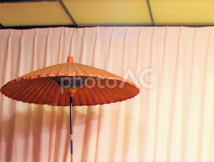 唐笠　カーテン　室内　カラオケ大会 カラカサ,唐笠,装飾の写真素材