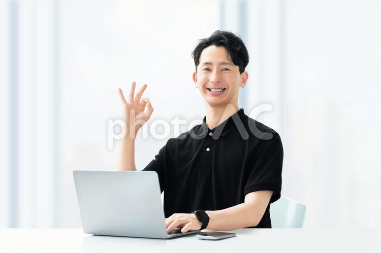 男性セミナー講師・インストラクター 男性,パソコン,講師の写真素材