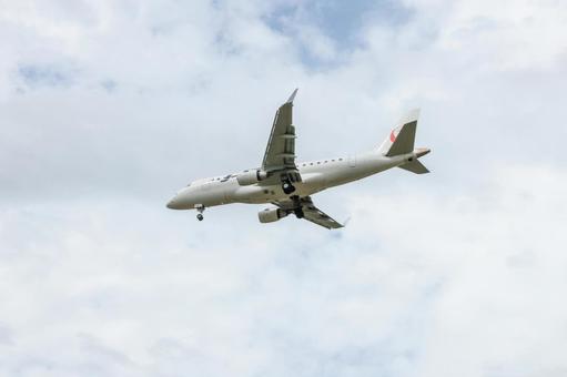 空港に吹いた夏の風 空港に吹いた夏の風 飛行機,航空機,旅客機の写真素材