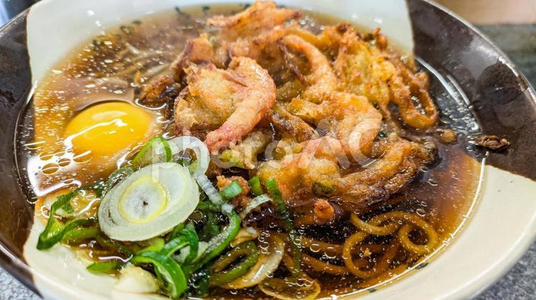 かき揚げ蕎麦 かき揚げそば,立ち食いそば,駅そばの写真素材