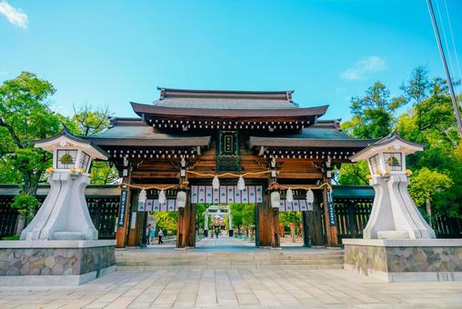 【兵庫】神戸駅周辺の湊川神社 湊川神社,兵庫,神戸の写真素材