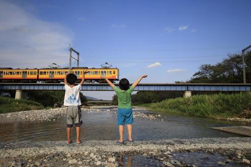 お見送り お見送り 鉄道,単線,自然の写真素材