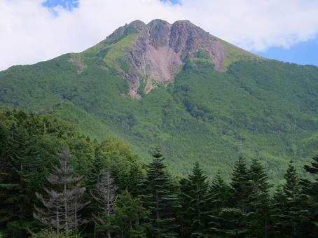 丸沼側からの日光白根山 日光白根山,白根山,溶岩ドームの写真素材